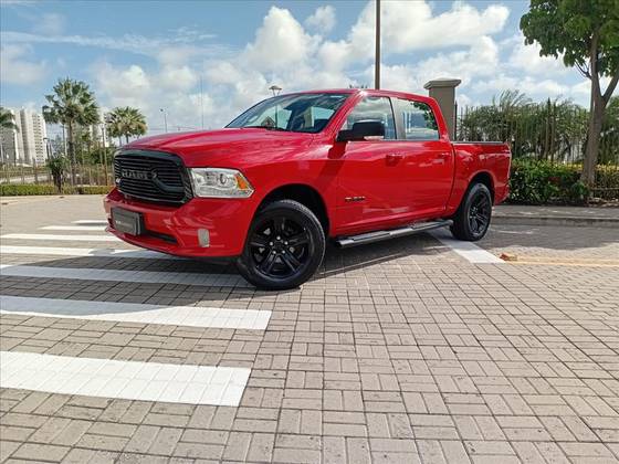 RAM CLASSIC 5.7 V8 GASOLINA LARAMIE CD 4X4 AUTOMÁTICO